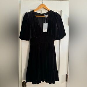 NWT! Antonio Melani Thelma Short Bubble Sleeve V-Neck Velvet Dress, sz 2